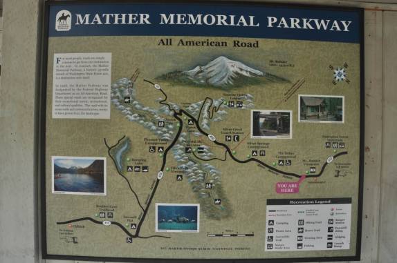 A estrada cênica que corta o Mount Rainier National Park, no estado de Washington, oeste dos Estados Unidos